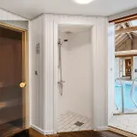 4 Bedroom Cozy In Hvide Sande *
