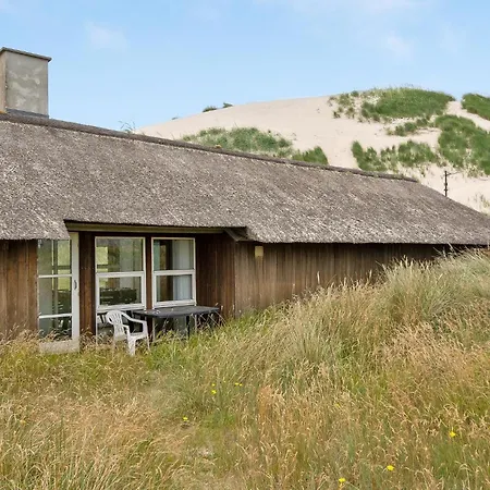 4 Bedroom Cozy In Hvide Sande Holiday home Havrvig