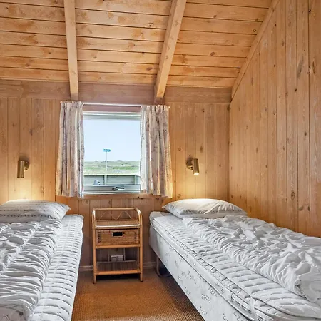 Holiday home 4 Bedroom Cozy In Hvide Sande *