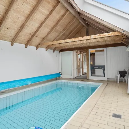 Holiday home 4 Bedroom Cozy In Hvide Sande