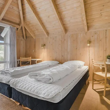 Holiday home 4 Bedroom Cozy In Hvide Sande *
