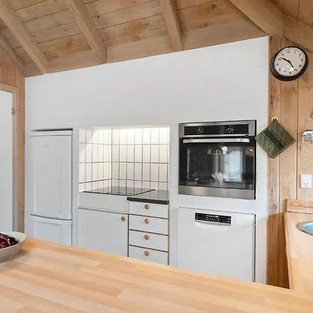 4 Bedroom Cozy In Hvide Sande Holiday home