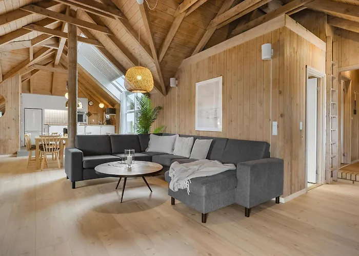4 Bedroom Cozy In Hvide Sande Casa vacanze Havrvig