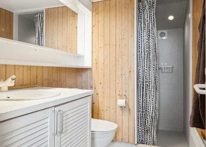 4 Bedroom Cozy In Hvide Sande Havrvig