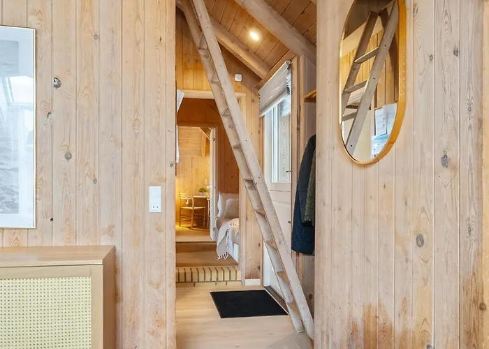 4 Bedroom Cozy In Hvide Sande * Havrvig